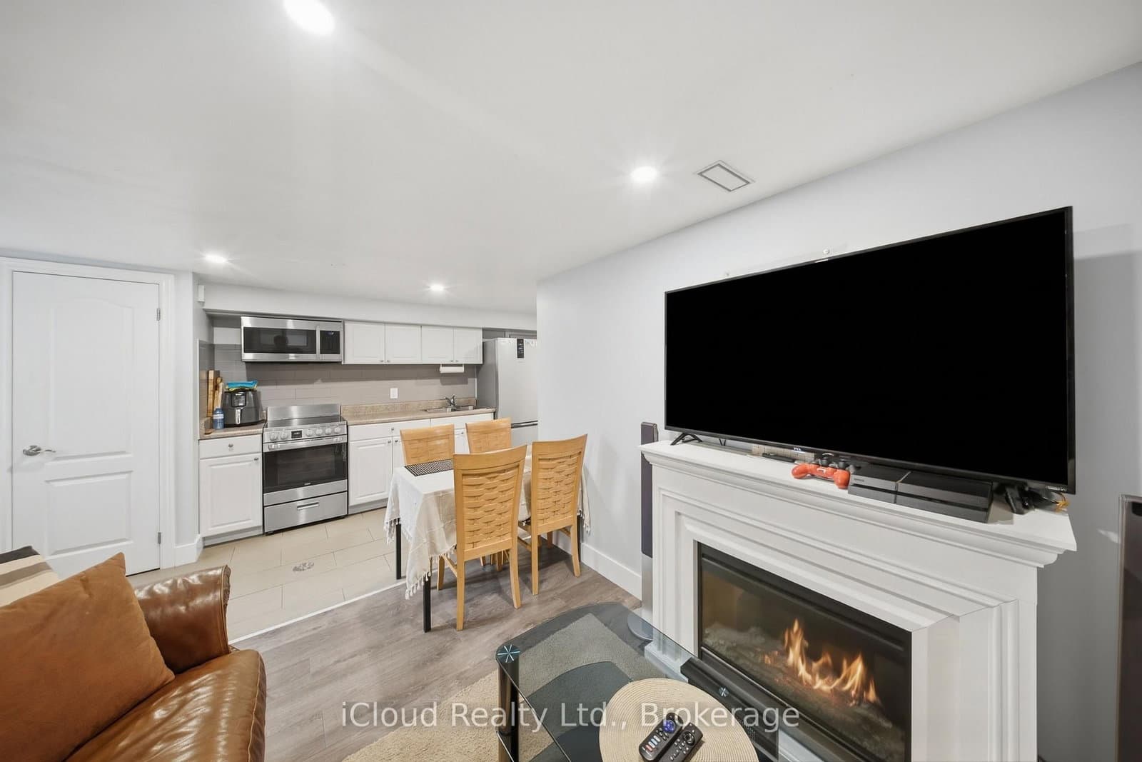 1226 Lansdowne Avenue, Unit Basement thumbnail 7