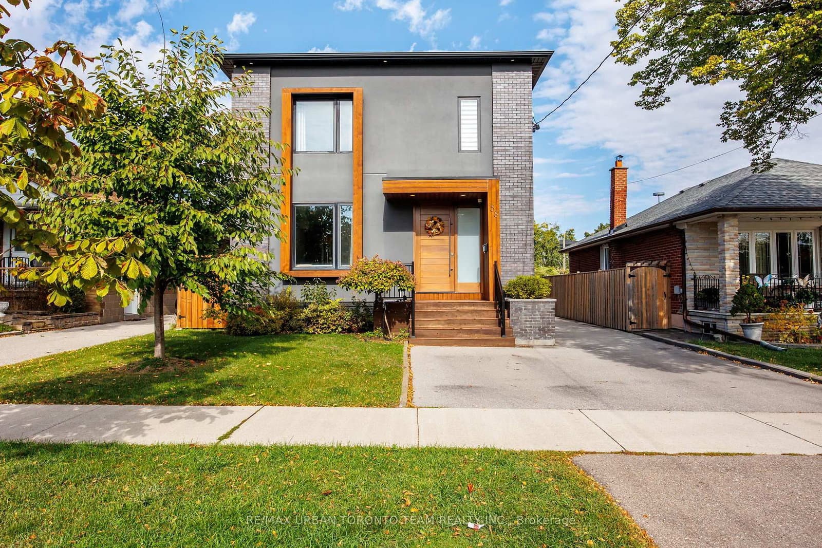 58 Manitoba Street thumbnail 2