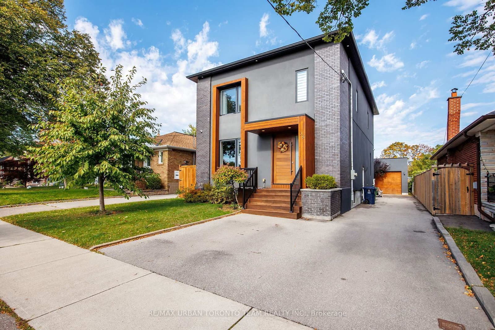 58 Manitoba Street thumbnail 3