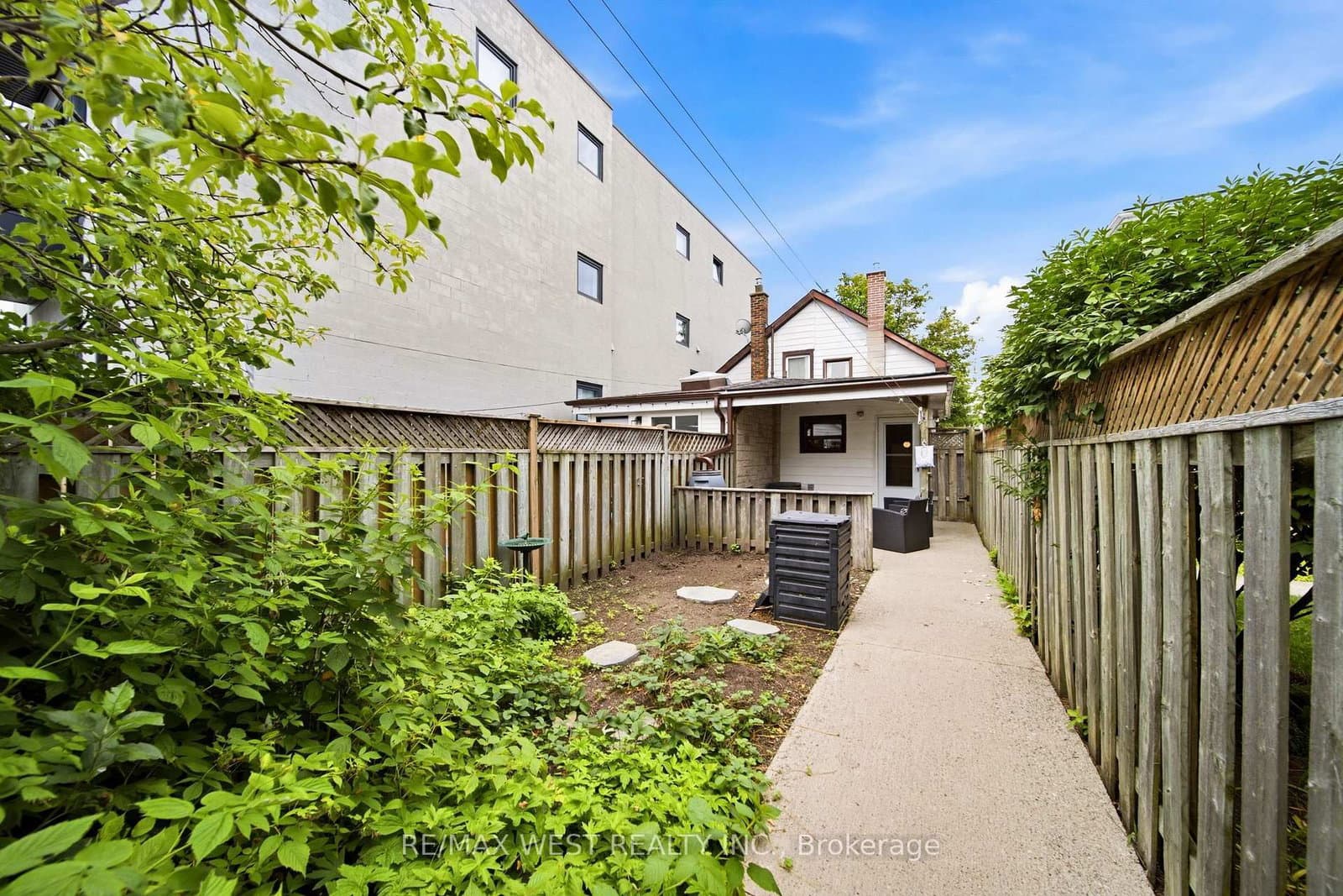 25 Batavia Avenue thumbnail 18