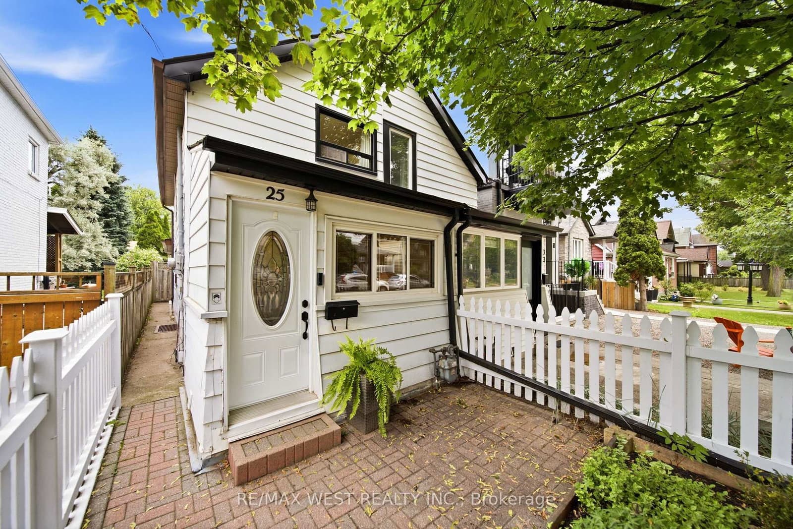 25 Batavia Avenue thumbnail 2