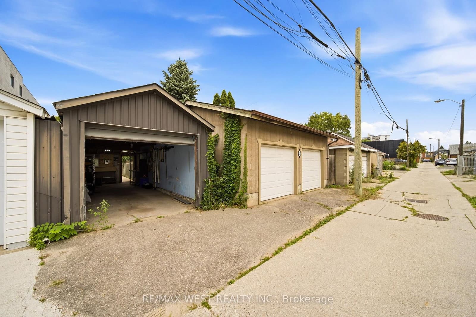 25 Batavia Avenue thumbnail 20