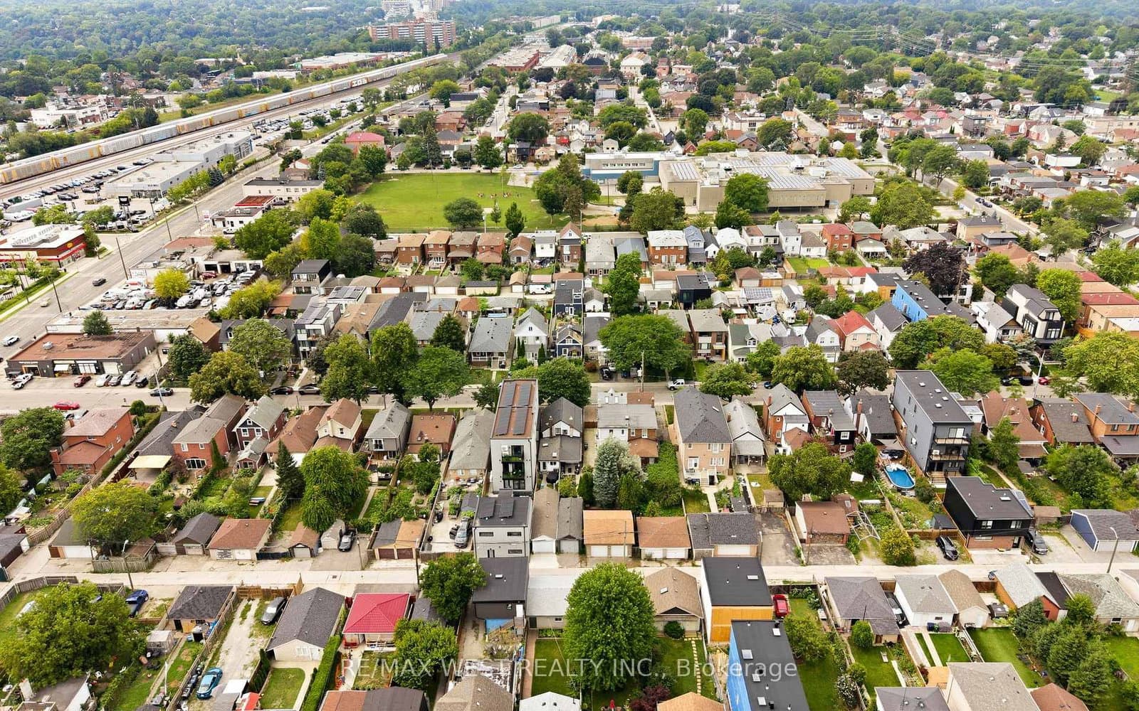 25 Batavia Avenue thumbnail 22