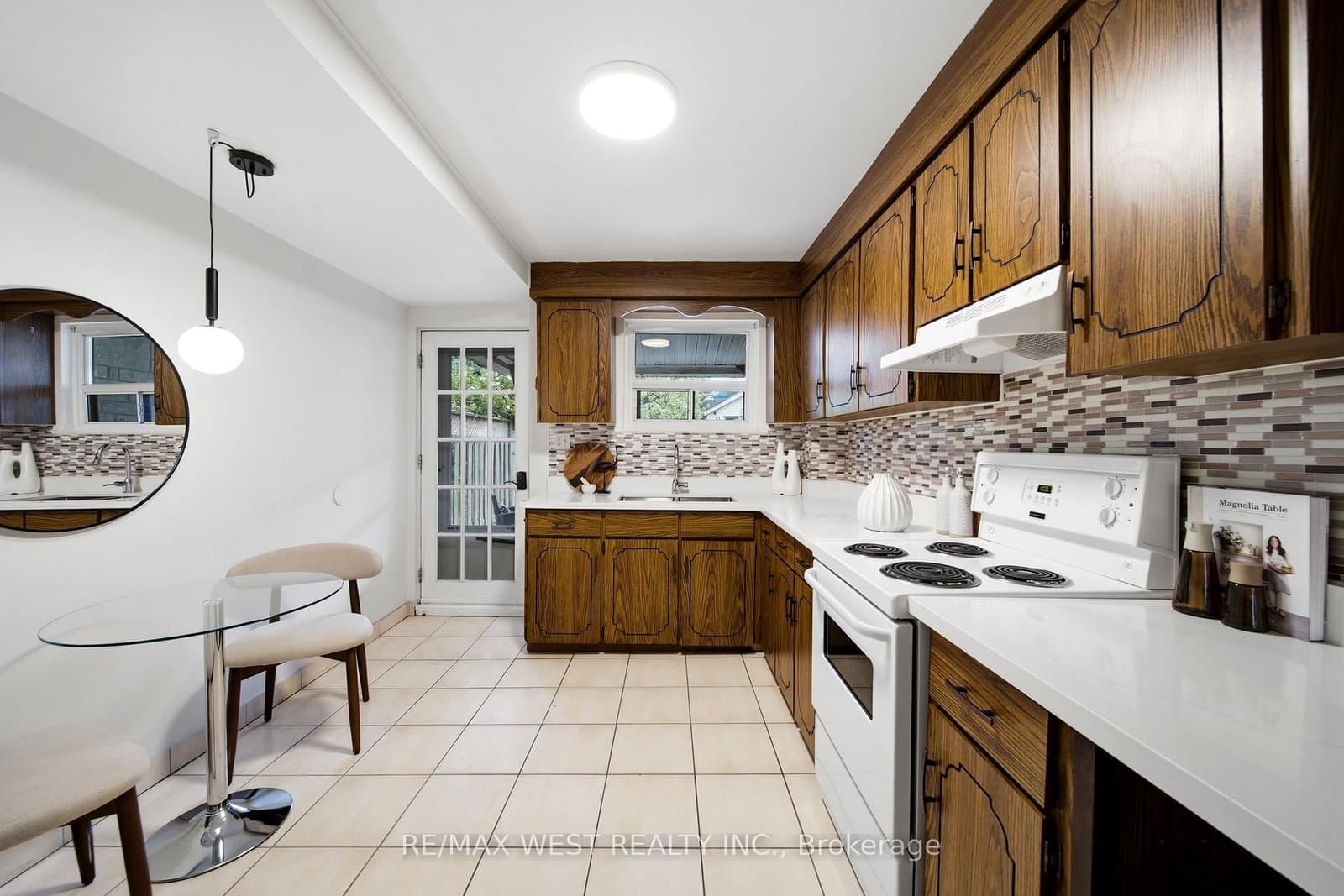 25 Batavia Avenue thumbnail 6
