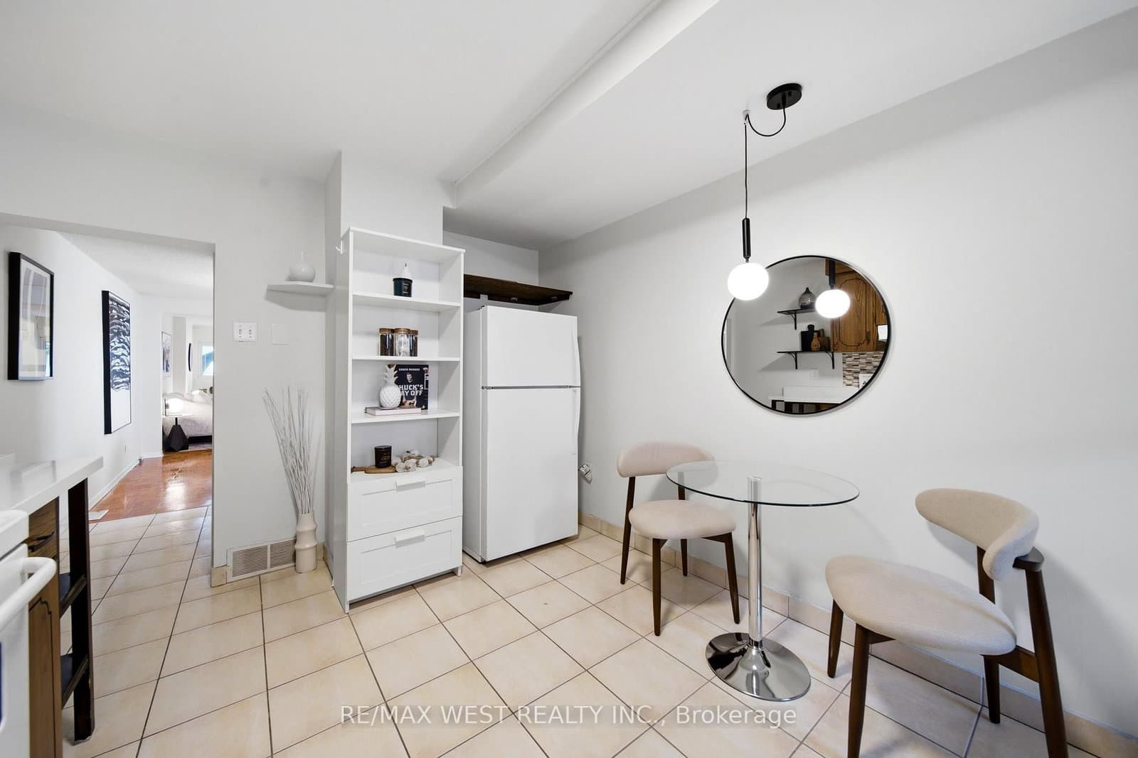 25 Batavia Avenue thumbnail 8
