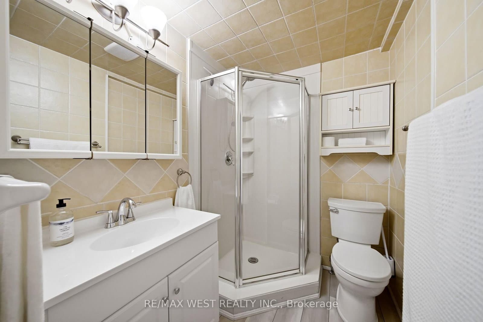 25 Batavia Avenue thumbnail 9