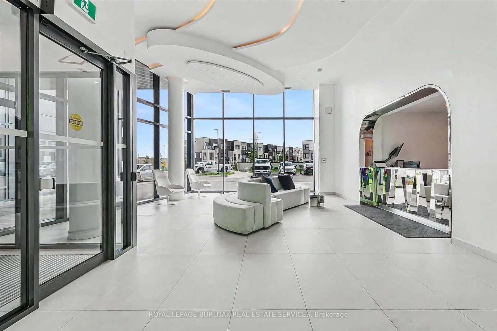 3200 Dakota Common, Unit B810 thumbnail 2