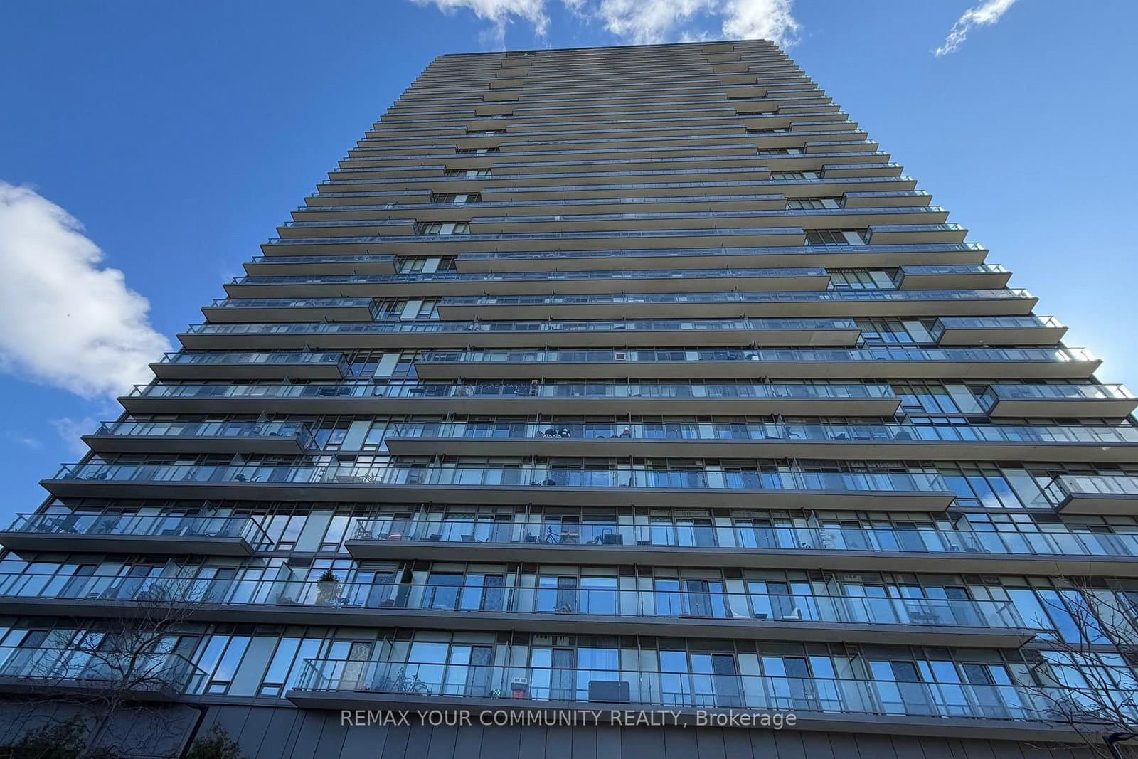 105 The Queensway Avenue, Unit 2304 thumbnail 2