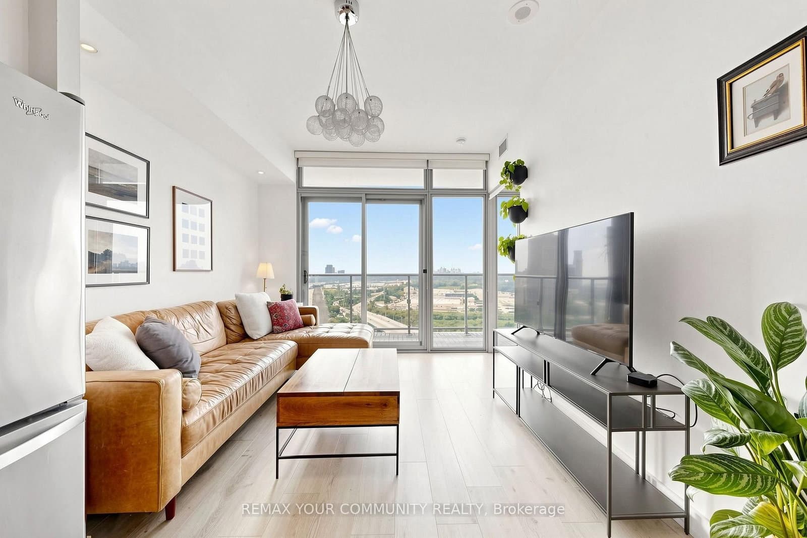 105 The Queensway Avenue, Unit 2304 thumbnail 6
