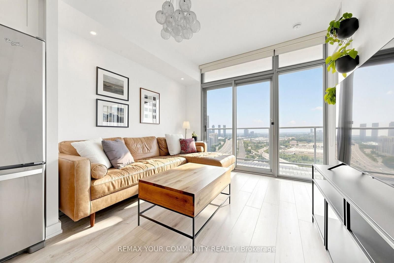105 The Queensway Avenue, Unit 2304 thumbnail 7