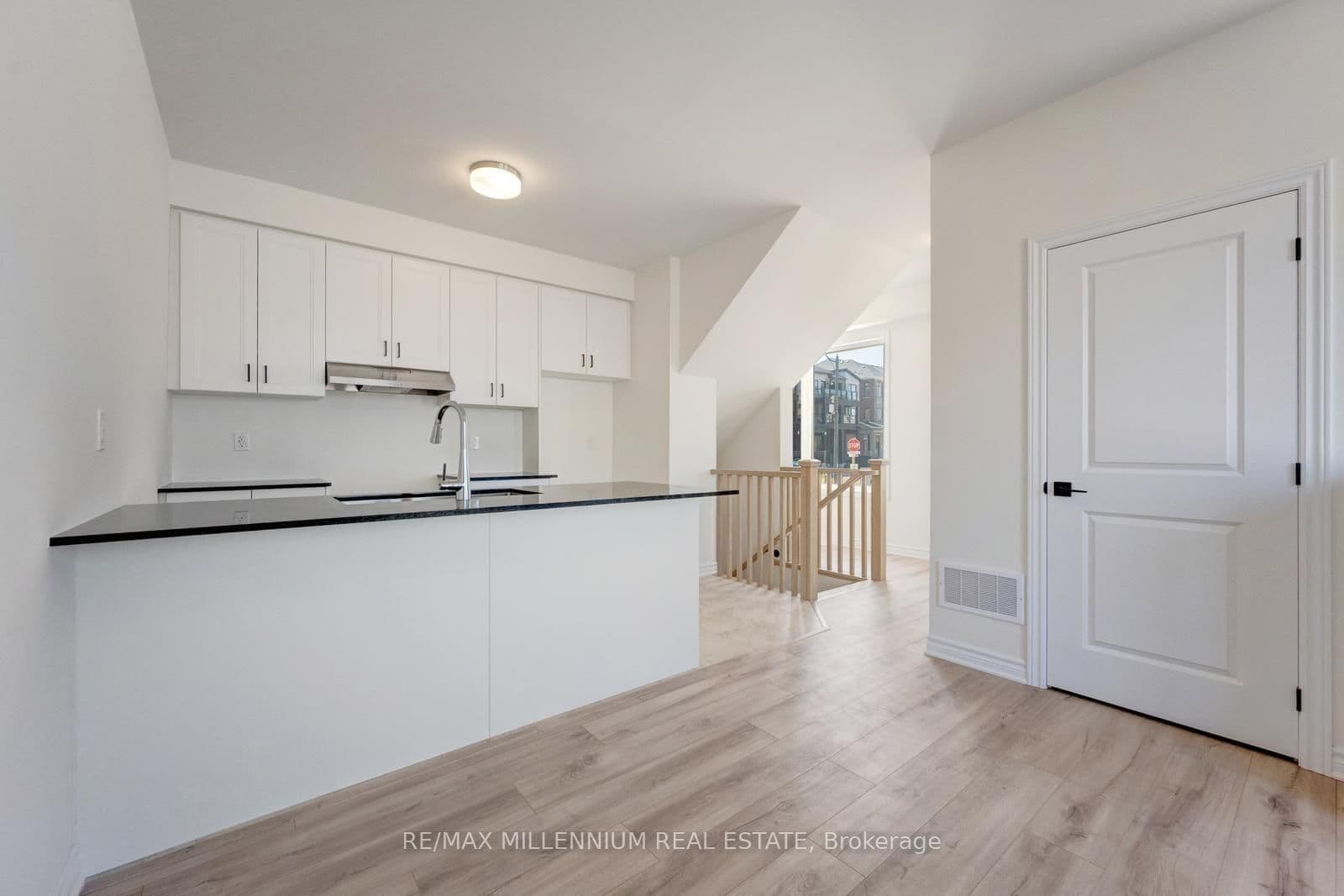 36 Thornbird Crescent, Unit Main thumbnail 35