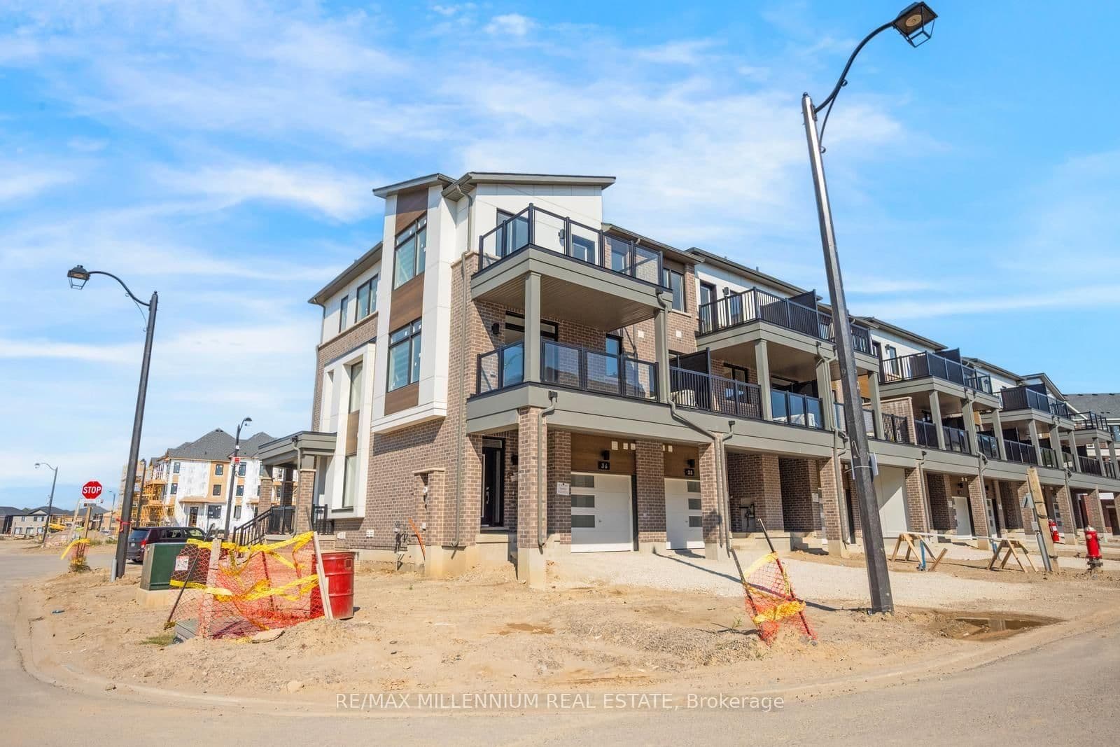 36 Thornbird Crescent, Unit Main thumbnail 4