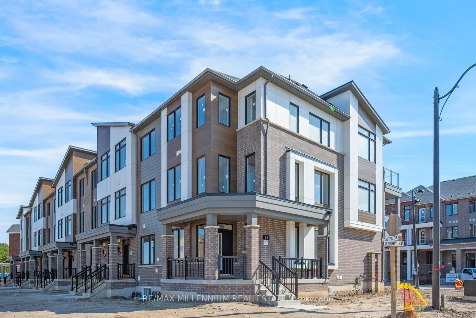 36 Thornbird Crescent, Unit Main thumbnail 6