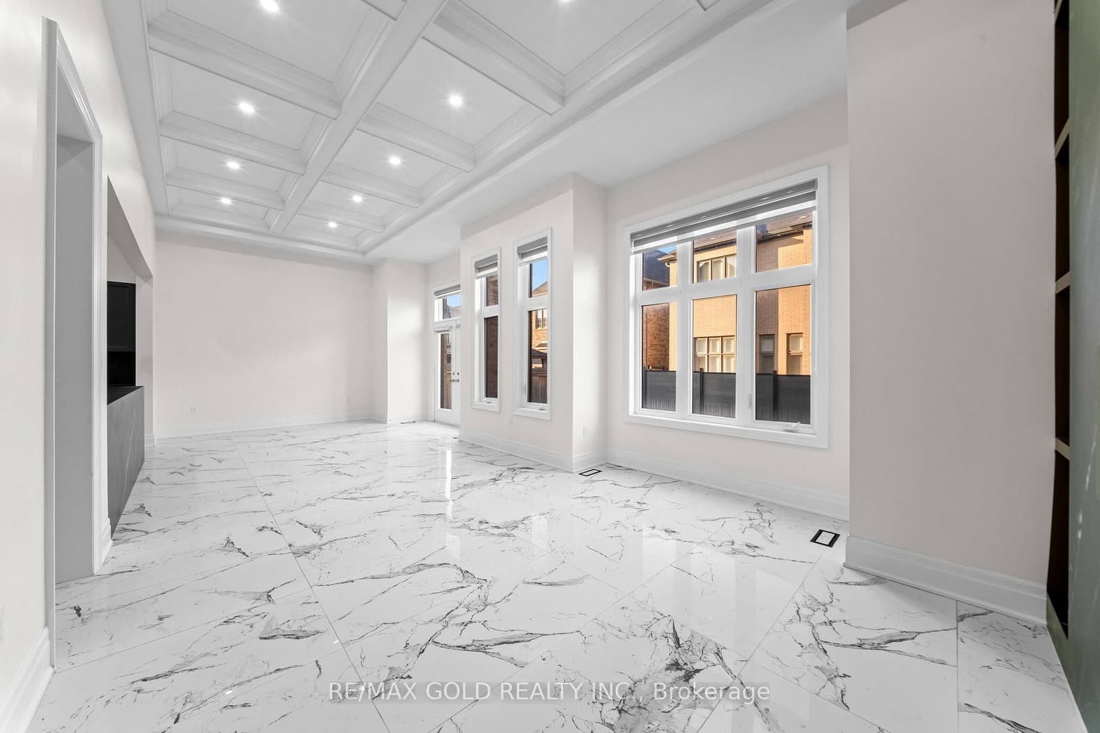 1199 QUEENS PLATE Road E thumbnail 14