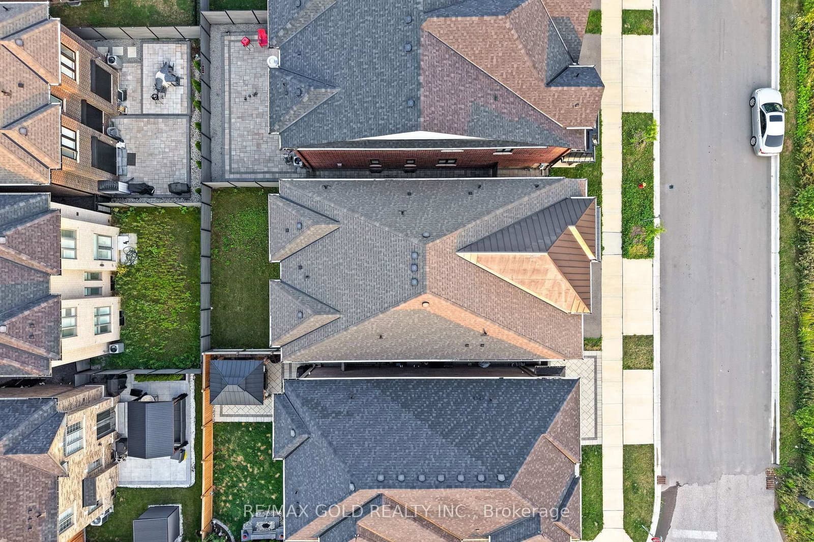 1199 QUEENS PLATE Road E thumbnail 5