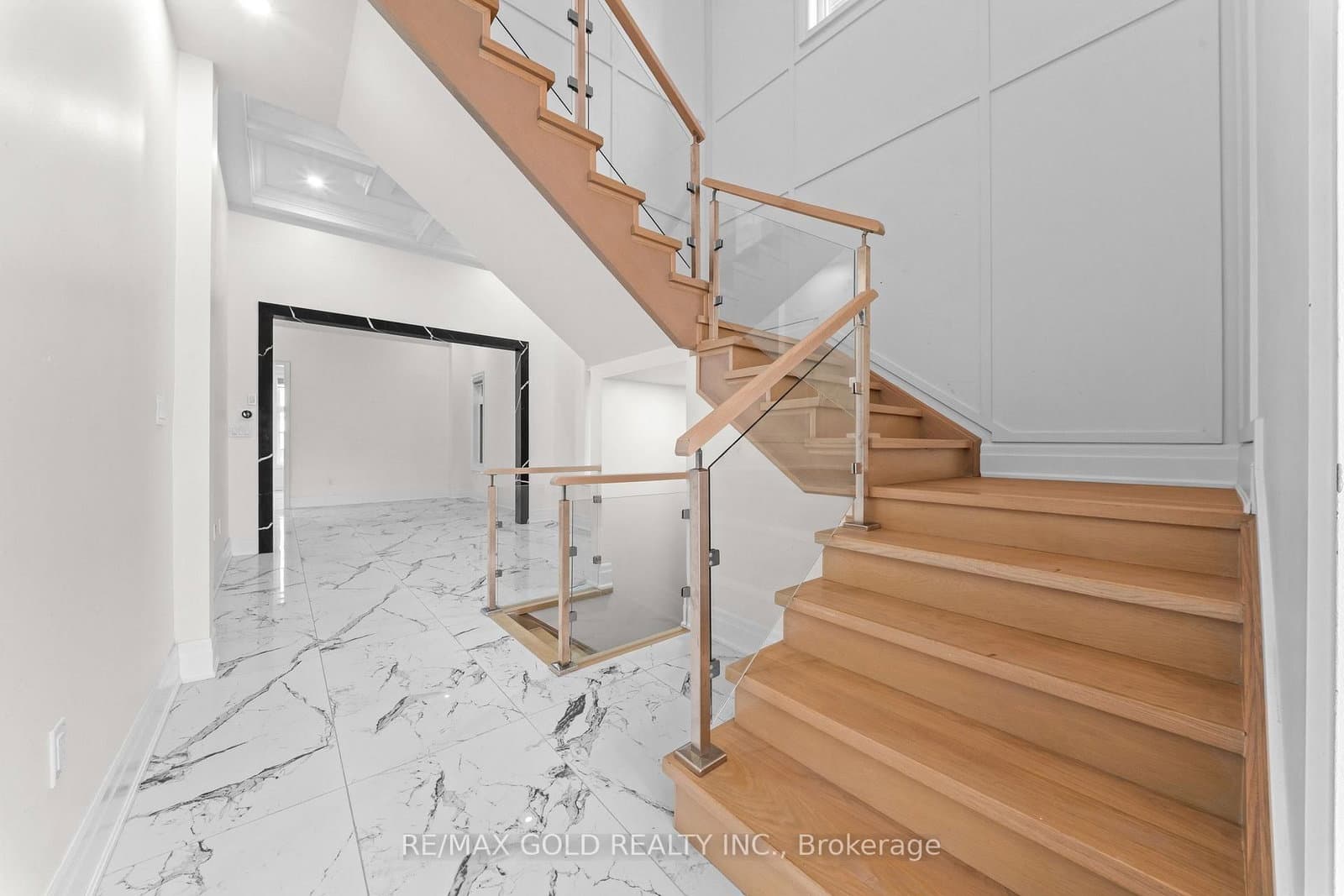 1199 QUEENS PLATE Road E thumbnail 9
