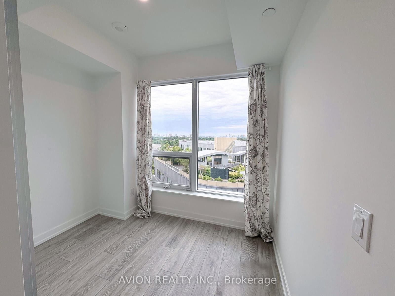 1100 Sheppard Avenue W, Unit 907 thumbnail 11
