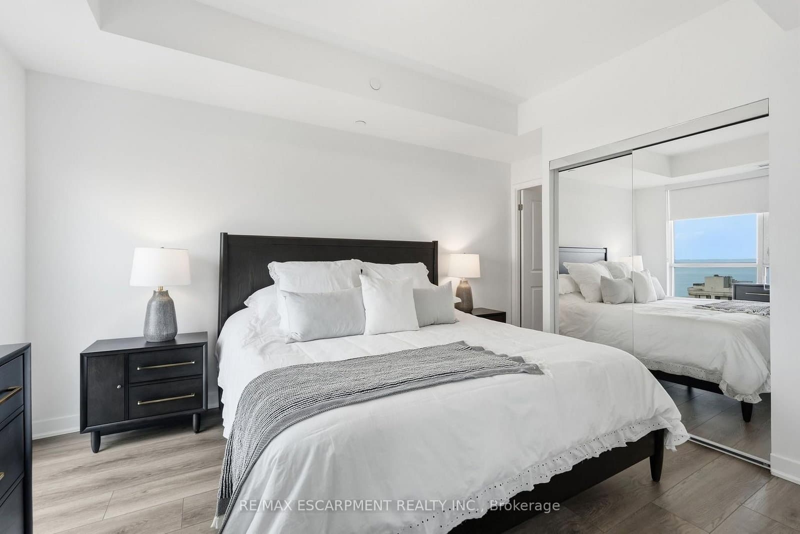 2007 James Street, Unit 1804 thumbnail 18