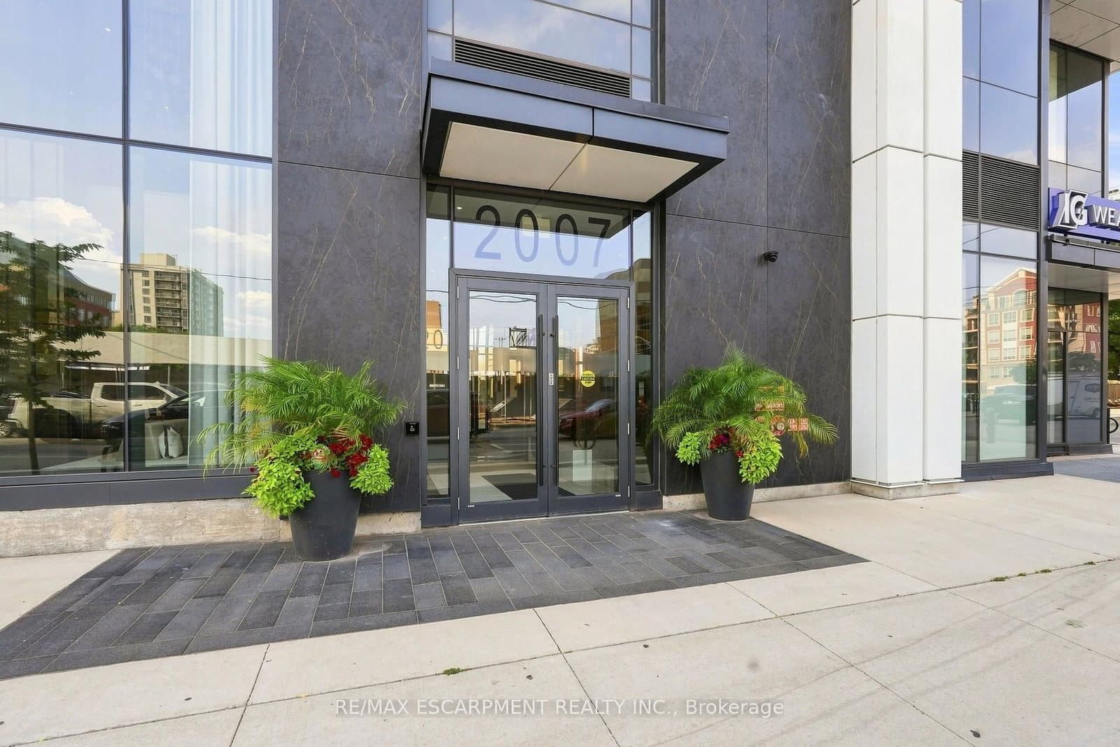 2007 James Street, Unit 1804 thumbnail 3