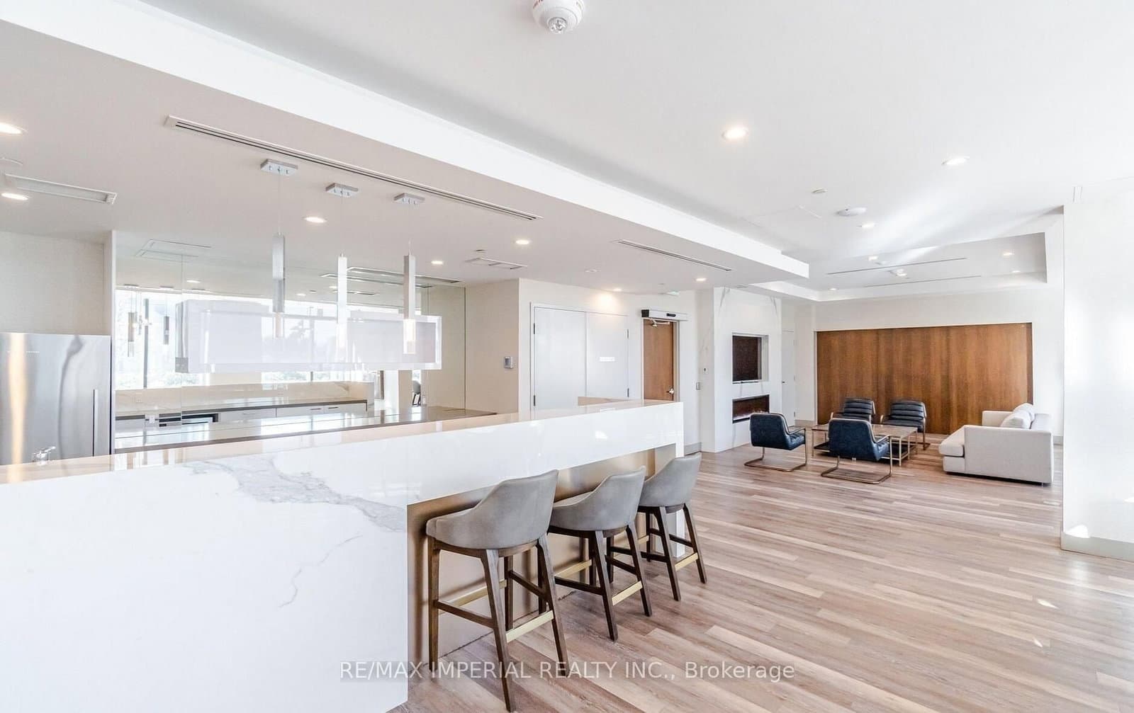65 Watergarden Drive, Unit 403, Primary Bedroom thumbnail 23
