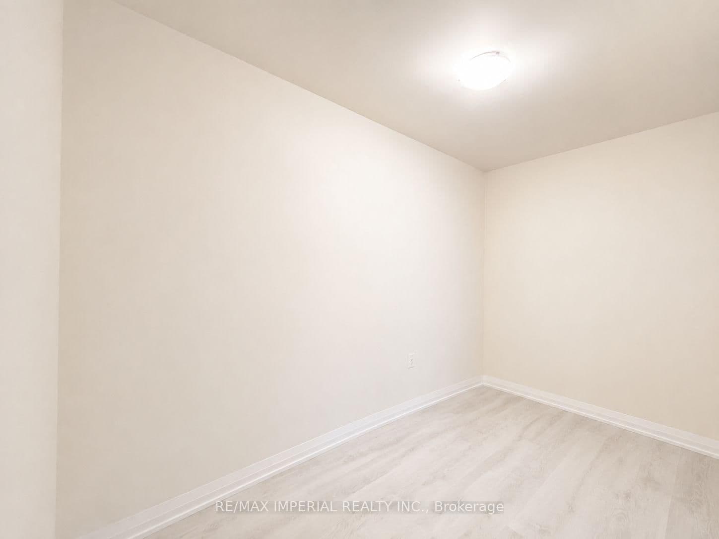 65 Watergarden Drive, Unit 403, Primary Bedroom thumbnail 8