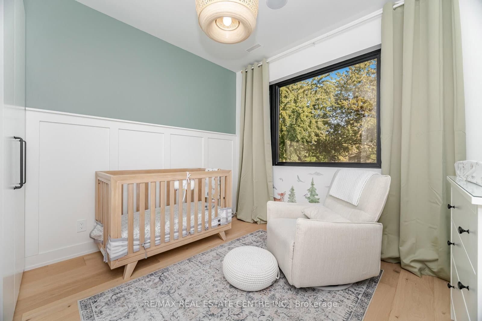 772 Banting Court thumbnail 36