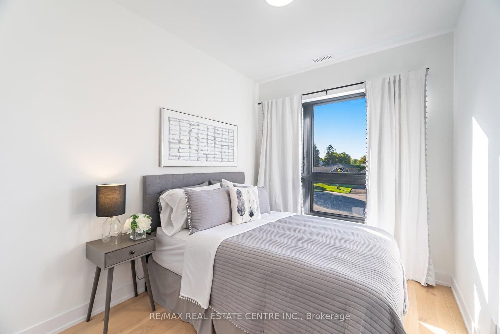 772 Banting Court thumbnail 37