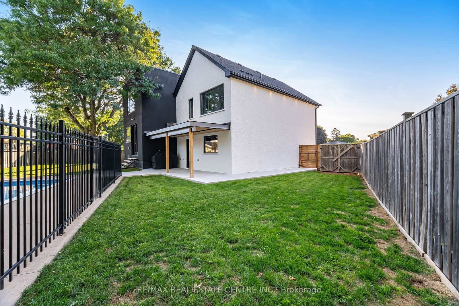 772 Banting Court thumbnail 42