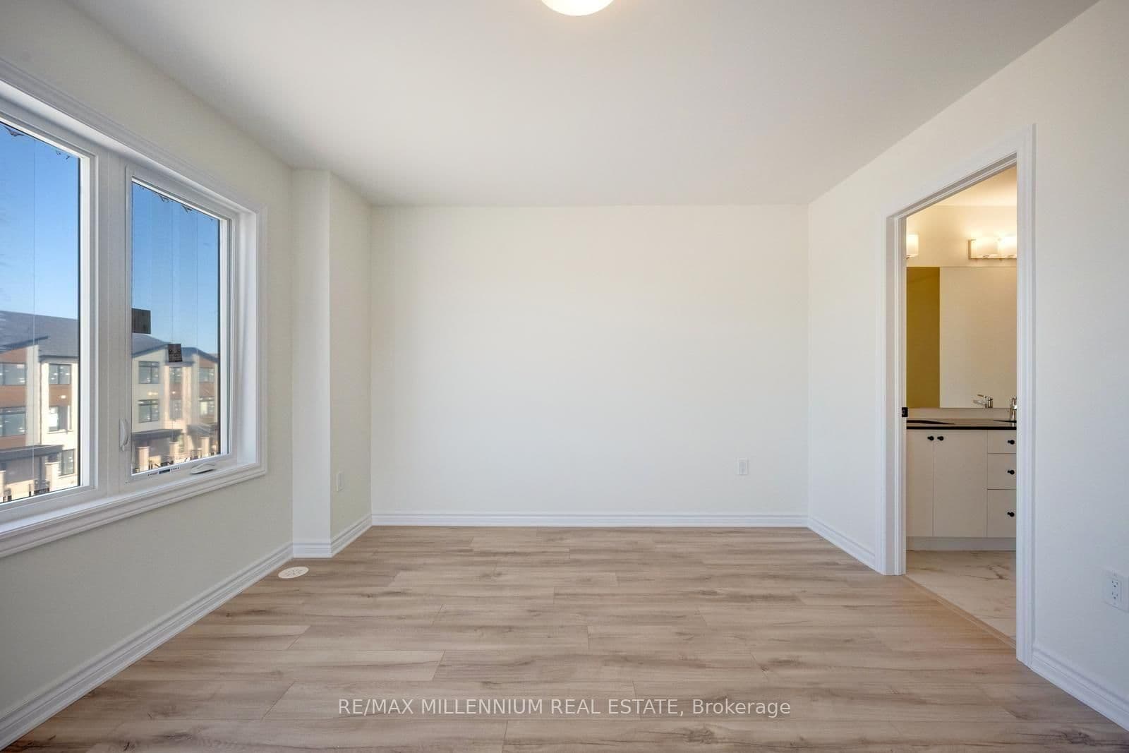 36 Thornbird Crescent, Unit Upper thumbnail 18