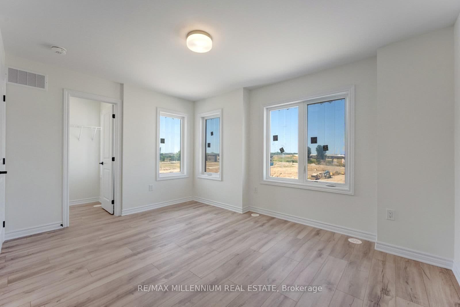 36 Thornbird Crescent, Unit Upper thumbnail 23