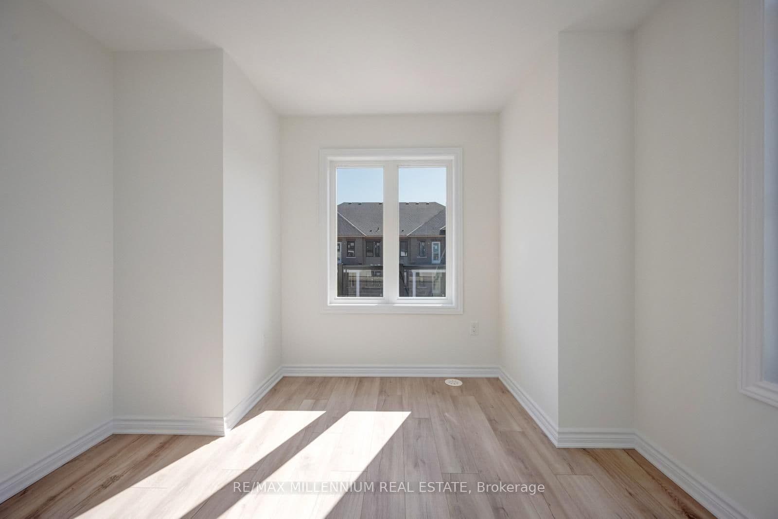 36 Thornbird Crescent, Unit Upper thumbnail 7