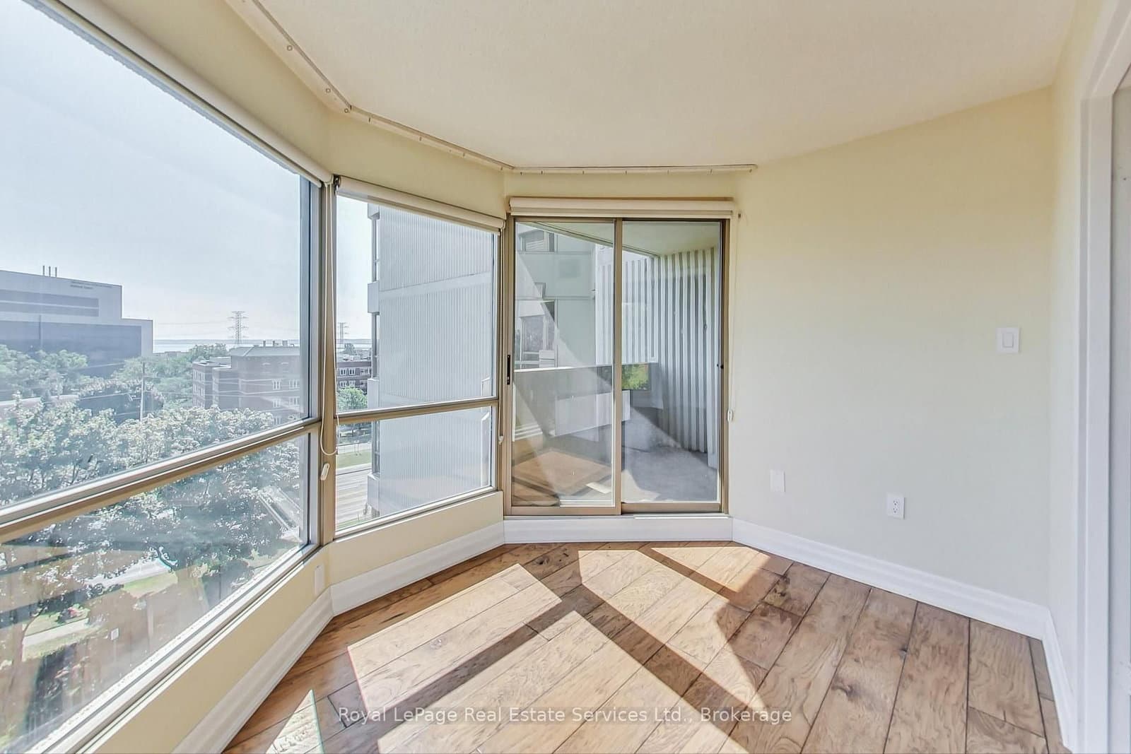 1201 North Shore Boulevard E, Unit 705 thumbnail 12