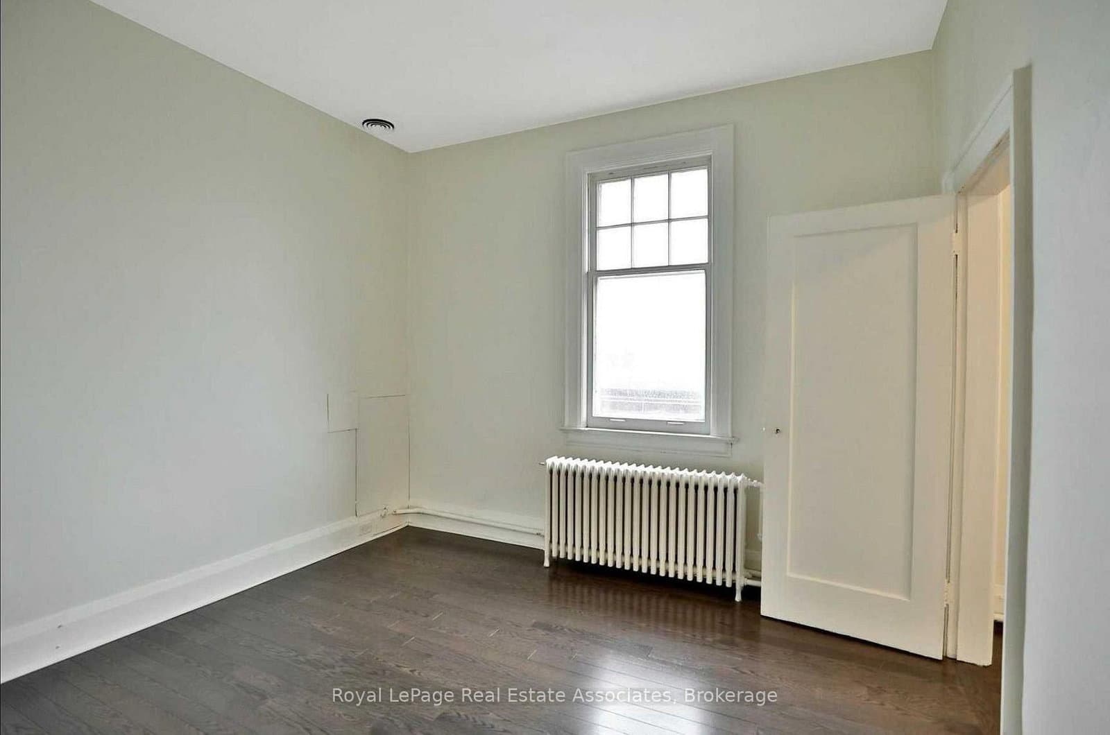 94 Lakeshore Road E, Unit 203 B thumbnail 6