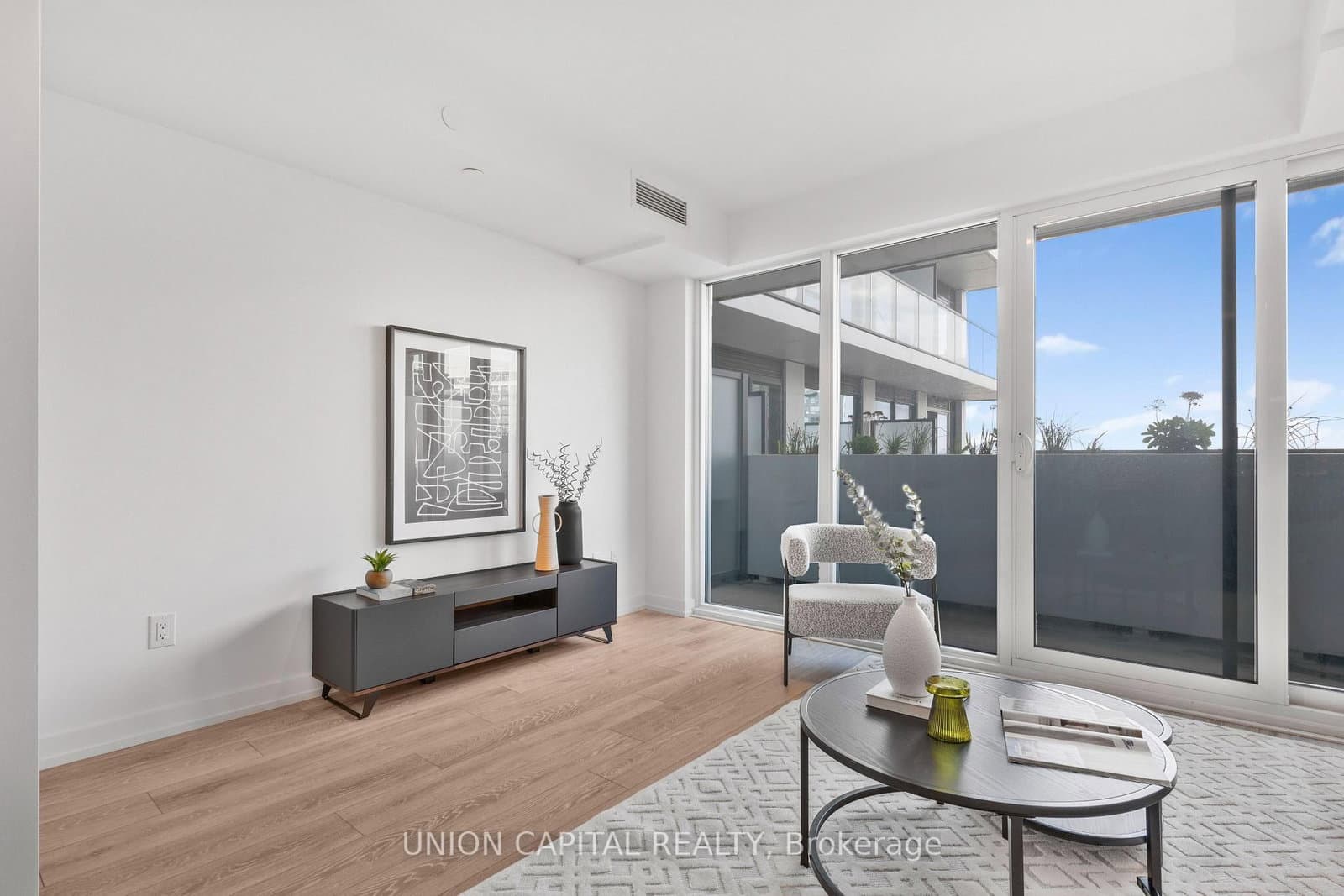 1100 Sheppard Avenue W, Unit 835 thumbnail 2