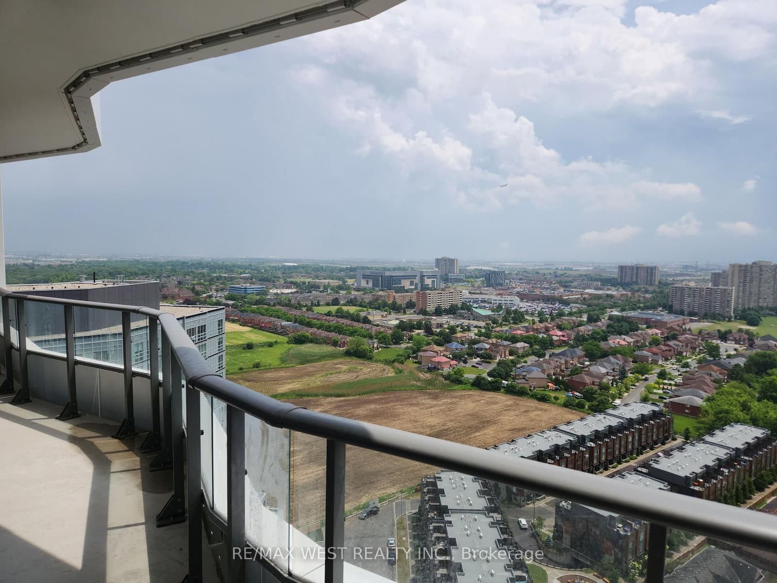 260 Malta Avenue, Unit 2403 thumbnail 14