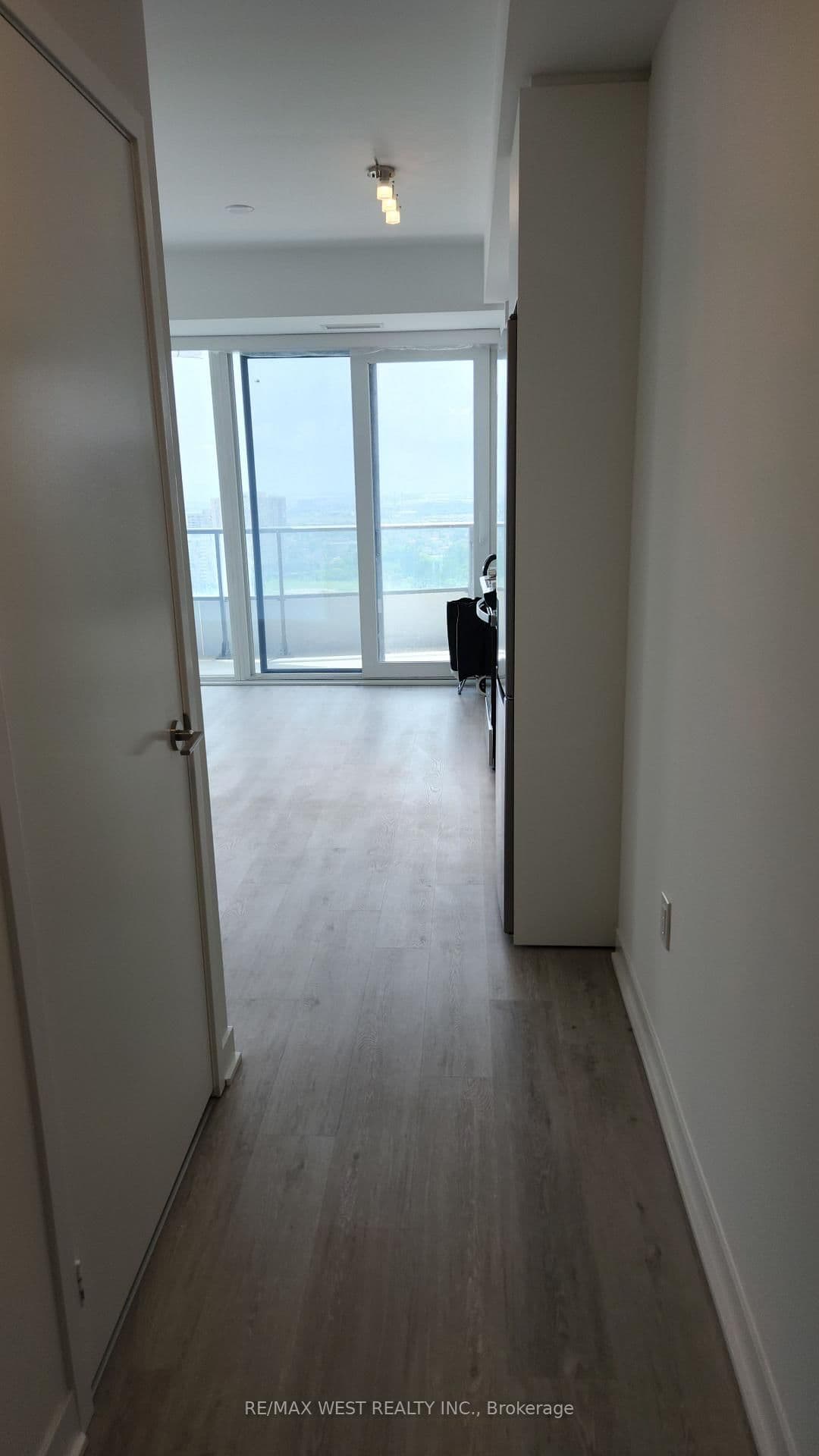 260 Malta Avenue, Unit 2403 thumbnail 2