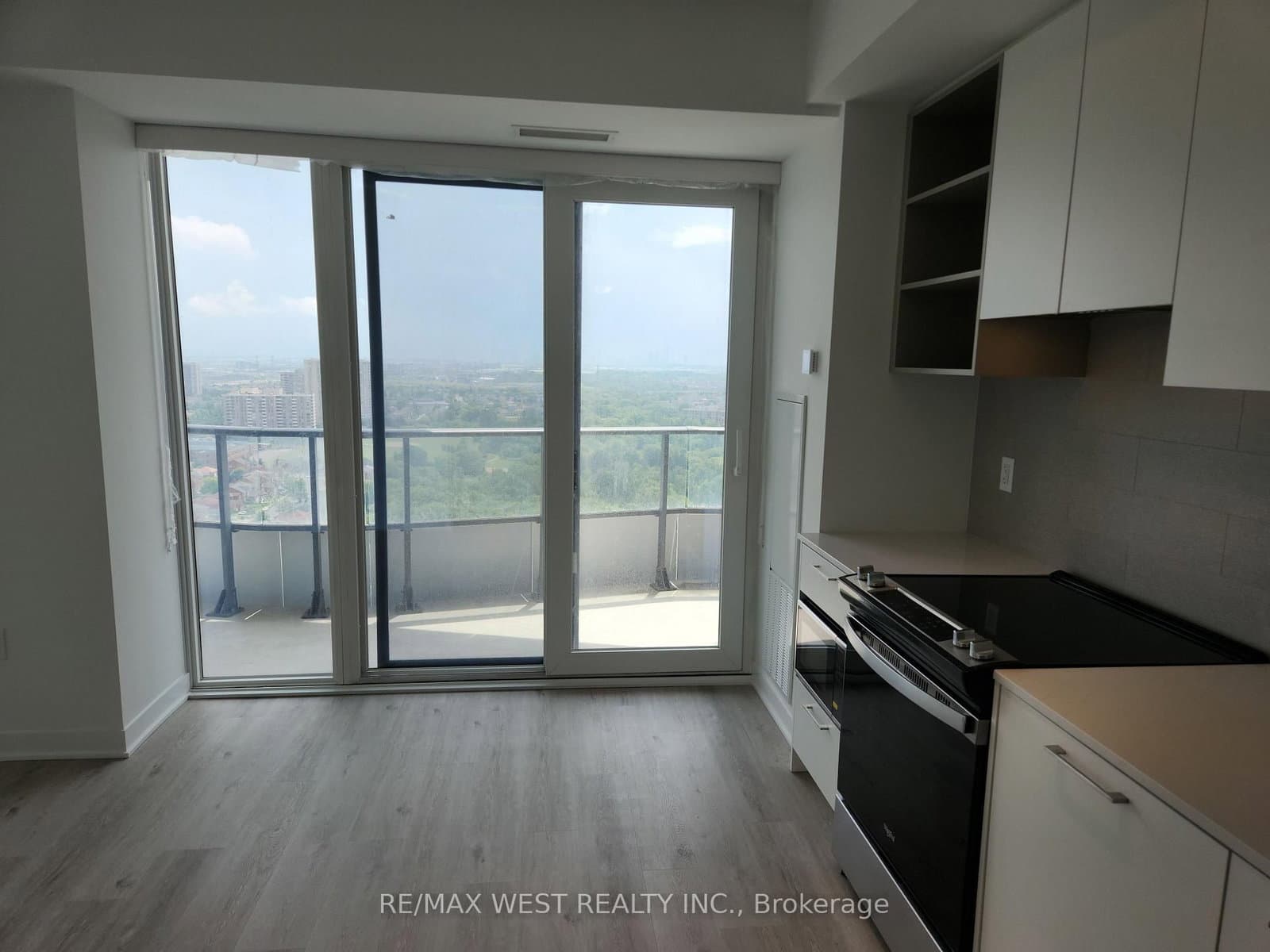 260 Malta Avenue, Unit 2403 thumbnail 4
