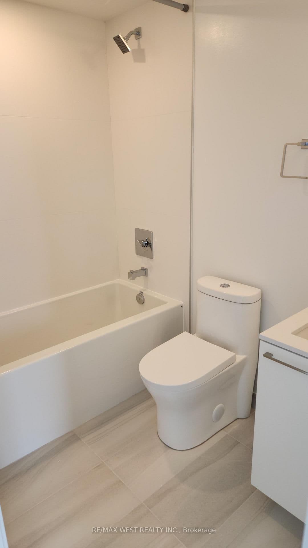260 Malta Avenue, Unit 2403 thumbnail 7