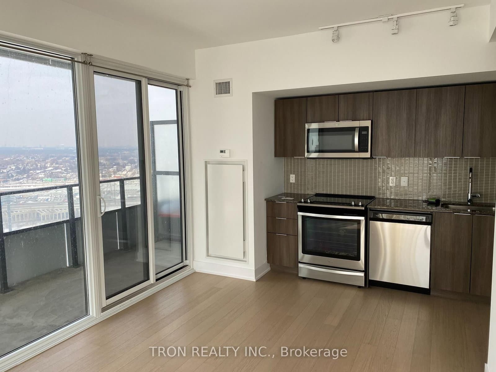 30 Shore Breeze Drive, Unit 2621 thumbnail 2