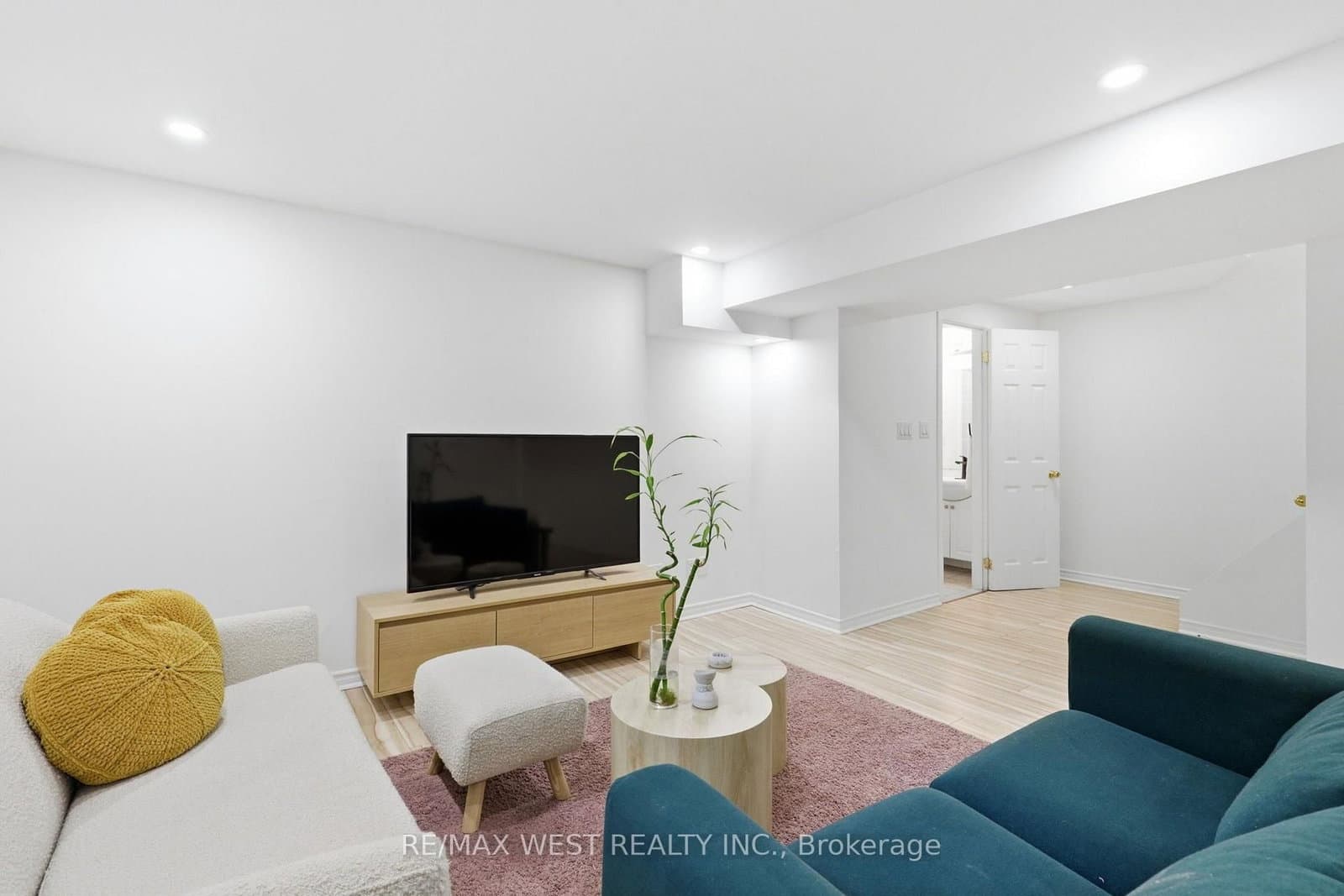 6650 Falconer Drive, Unit 112 thumbnail 31