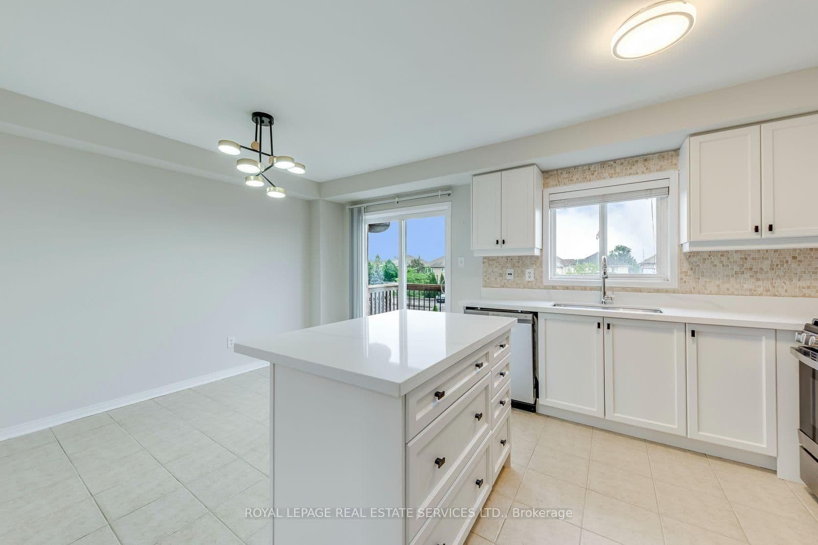 2418 Adamvale Crescent thumbnail 18