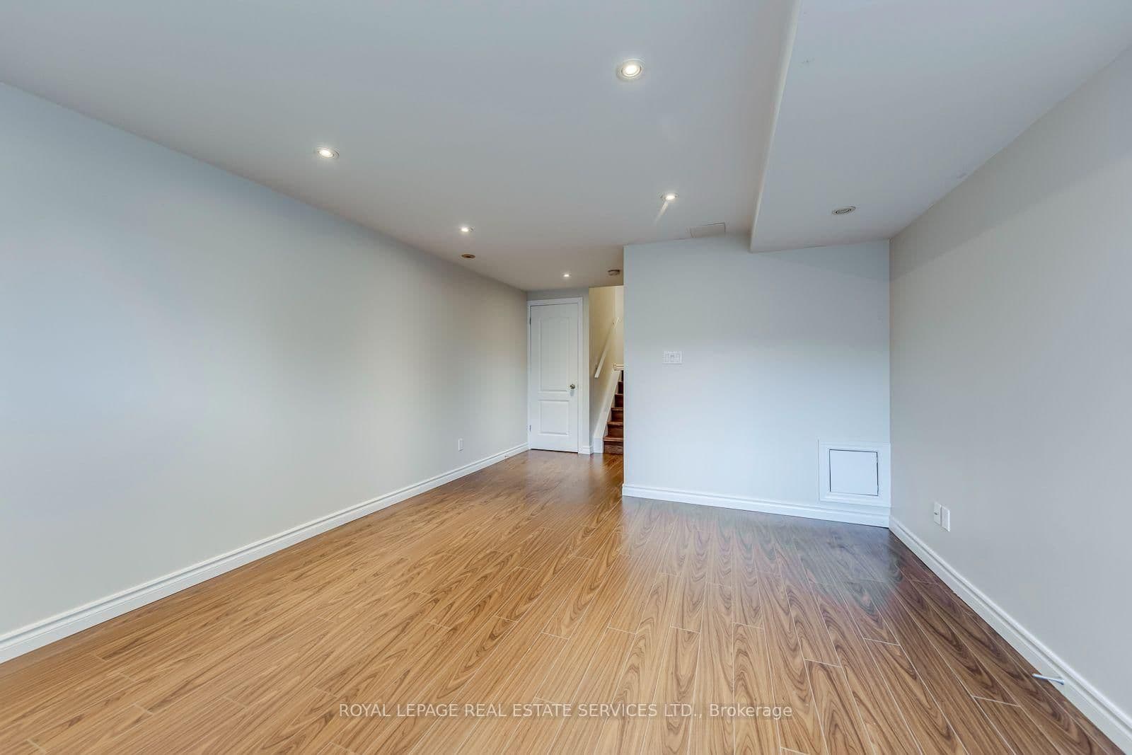 2418 Adamvale Crescent thumbnail 39