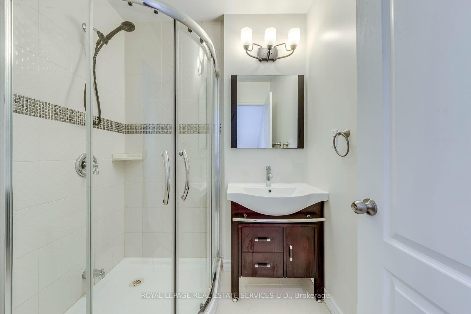 2418 Adamvale Crescent thumbnail 41