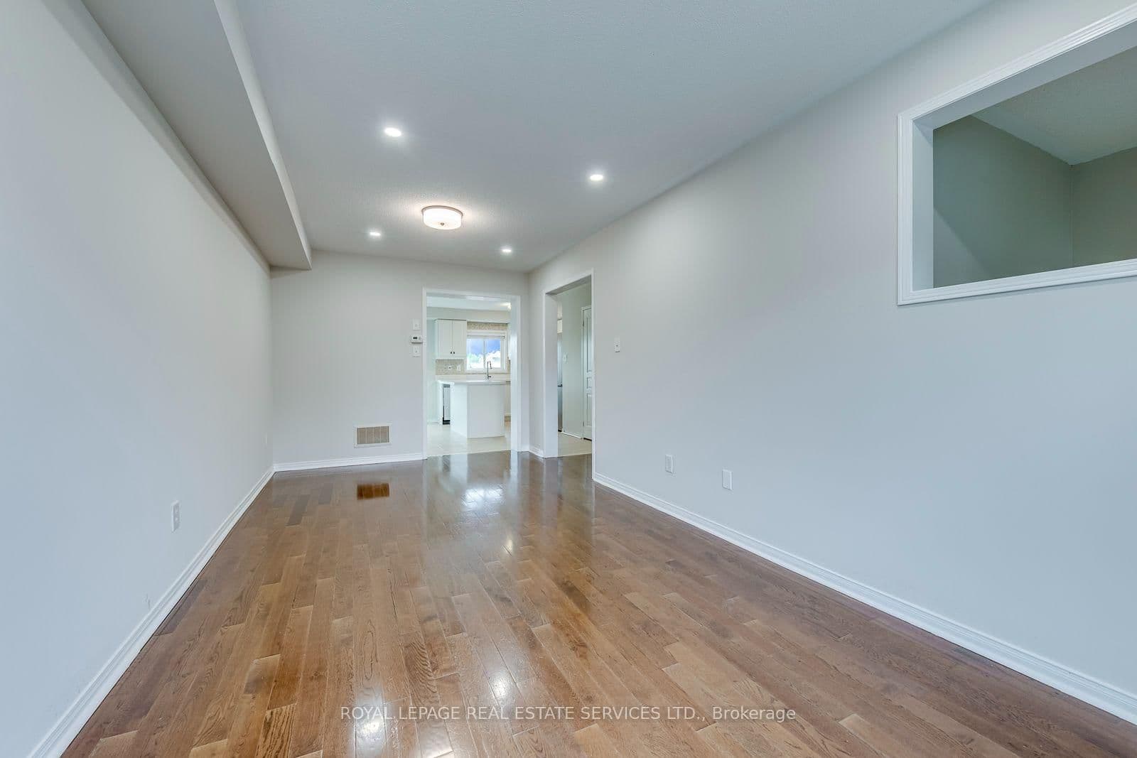 2418 Adamvale Crescent thumbnail 7