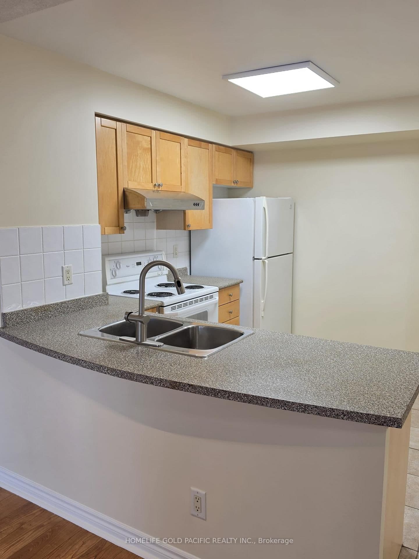 25 Kingsbridge Garden Circle, Unit 2122 thumbnail 2