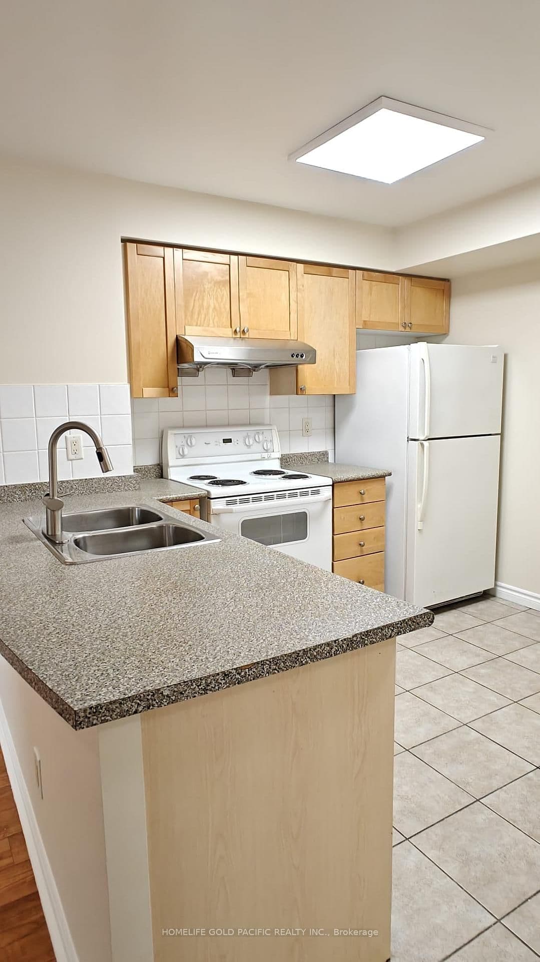 25 Kingsbridge Garden Circle, Unit 2122 thumbnail 4