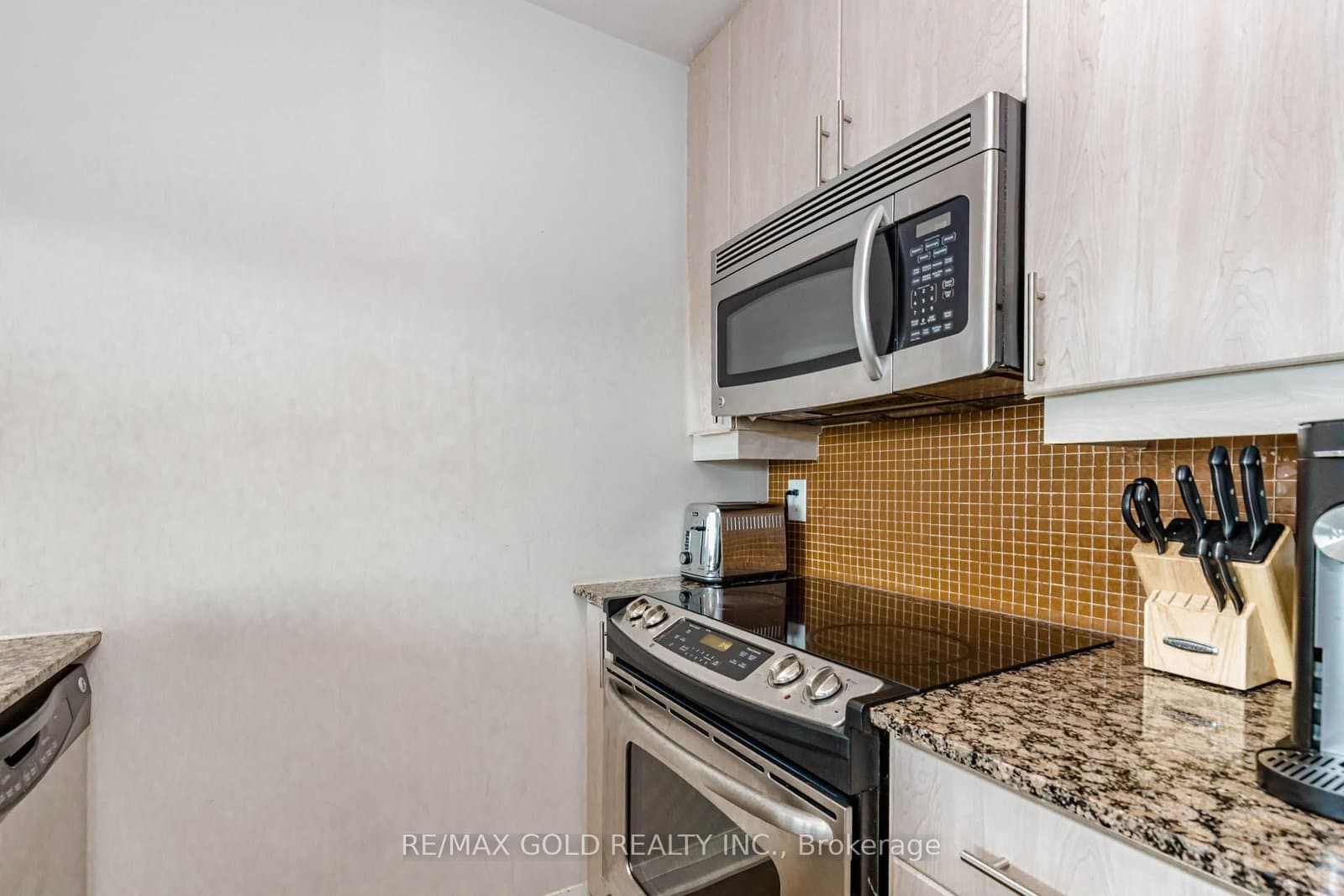 1055 Southdown Road, Unit 313 thumbnail 16