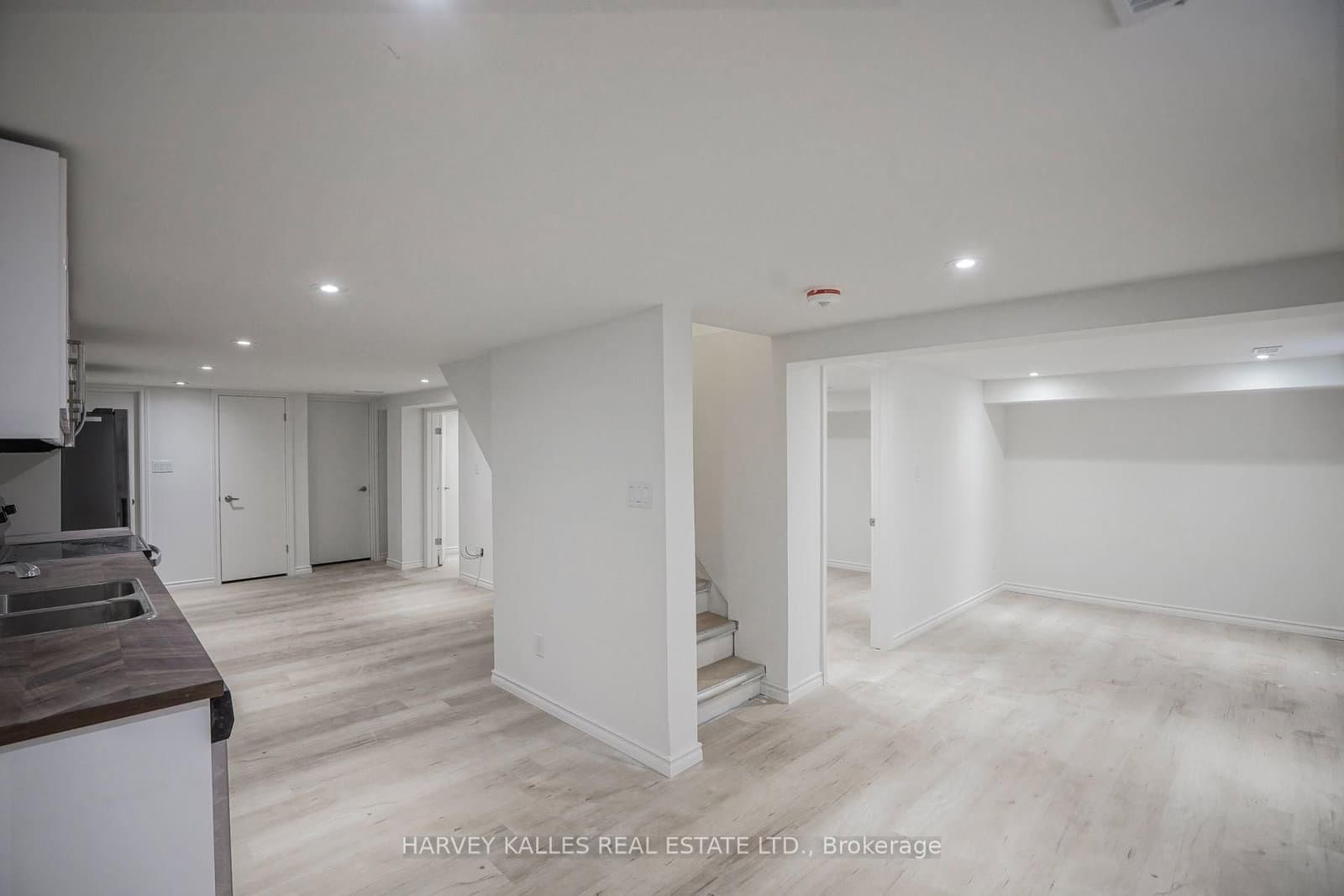 47 Stayner Avenue thumbnail 25