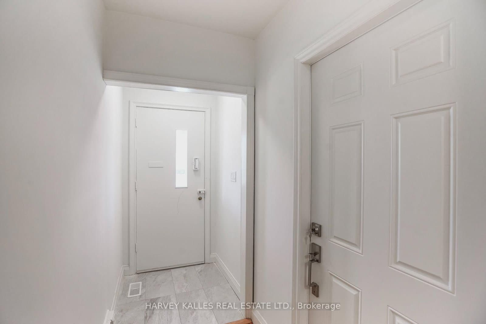 47 Stayner Avenue thumbnail 4
