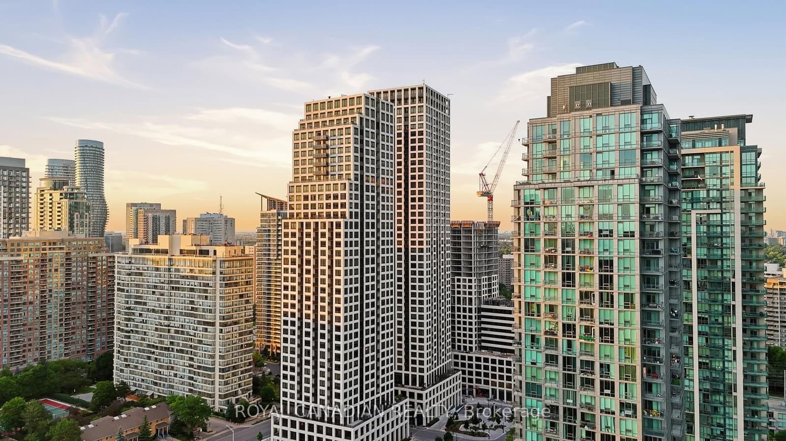30 Elm Drive W, Unit PH 02 thumbnail 11